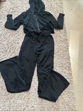 Women's Black Wide-Leg Drawstring Pants Set.